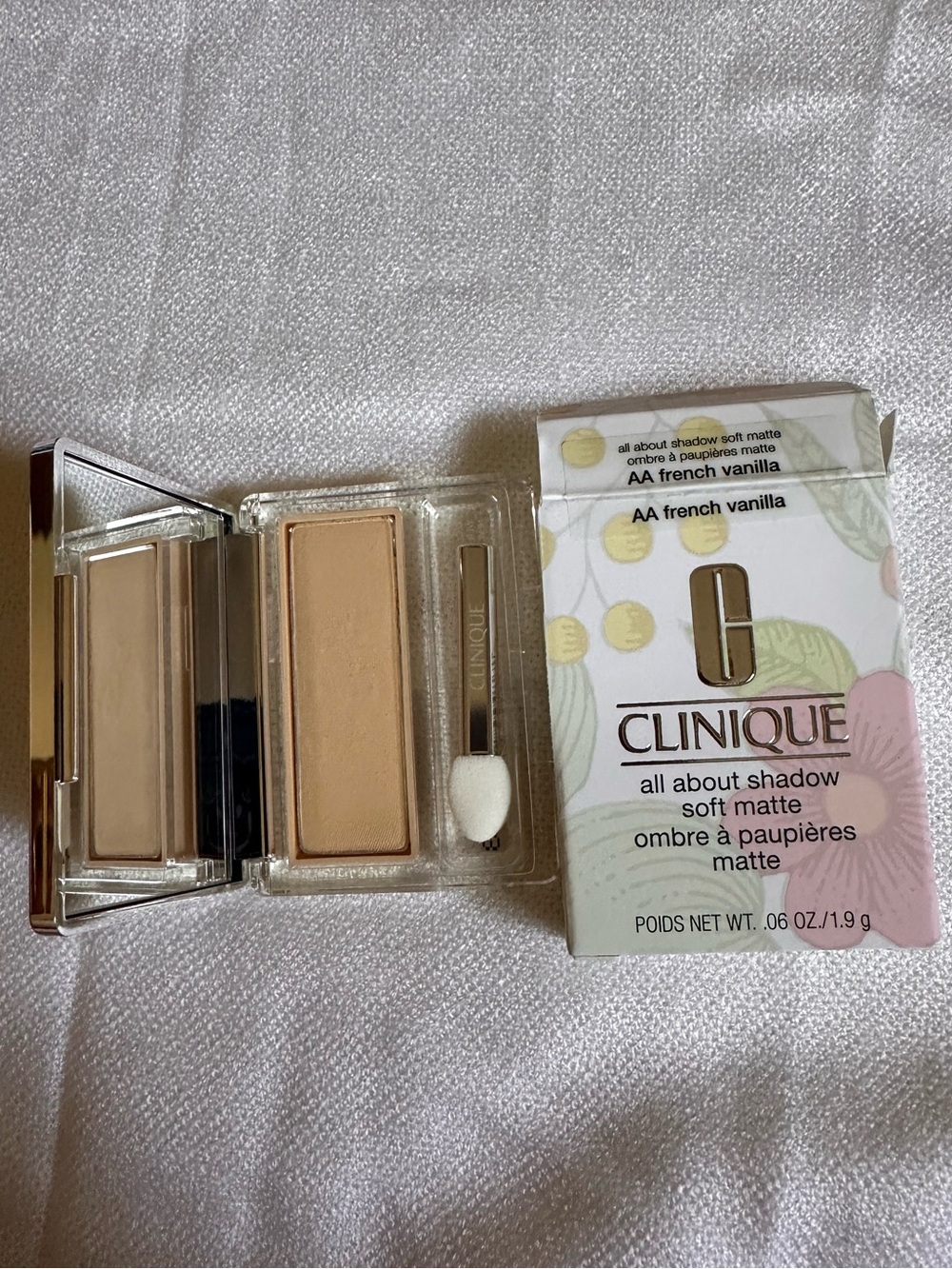 Clinique All About Shadow soft matte eyeshadow - French Vanilla
